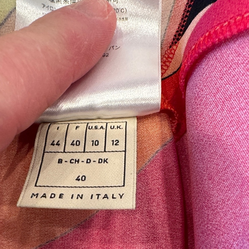 Emilio Pucci Pink and Orange Silk poncho - Picture 4 of 16